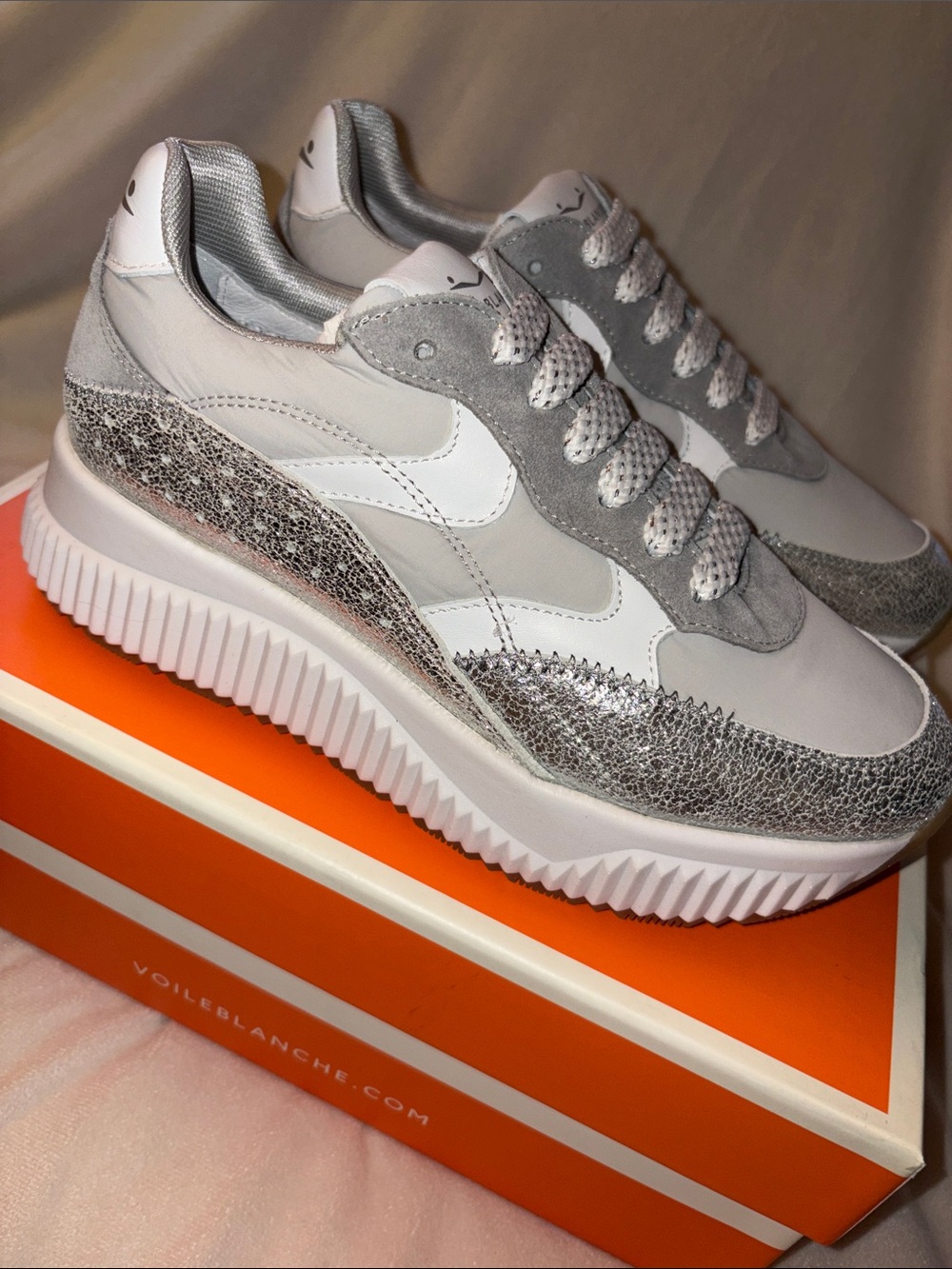 NWT VOILE BLANCHE Lana Fresh Metallic Sneaker in Silver Grey - Picture 9 of 14
